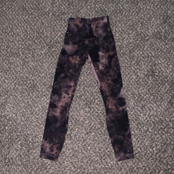 Lululemon diamond dye leggings - Picture 4 of 5